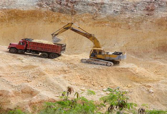 Setelah 10 Tahun Berproduksi, Pemegang Izin Usaha Pertambangan Wajib Divestasi 51% Saham